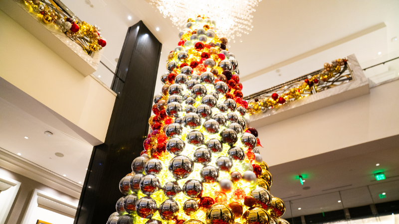 CHRISTMAS TREE HOLIDAY LIGHTING  
