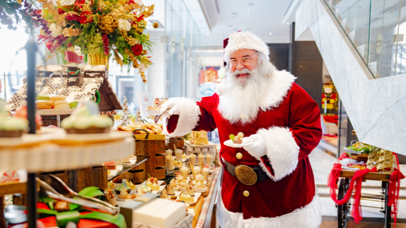 SANTA'S LATE CHECK OUT BRUNCH 
