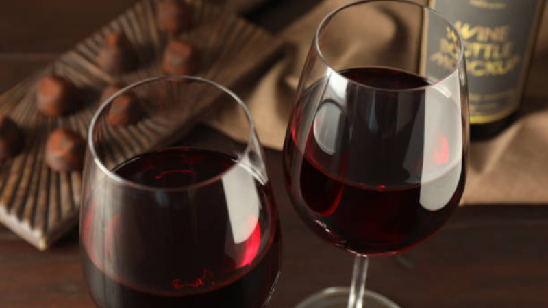 STELLA’S ROMANTIC WINE PAIRING